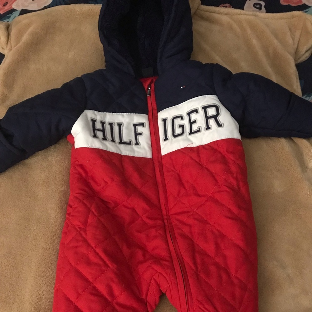 Baby boy Tommy Hilfiger snowsuit. 0-6M fur lined